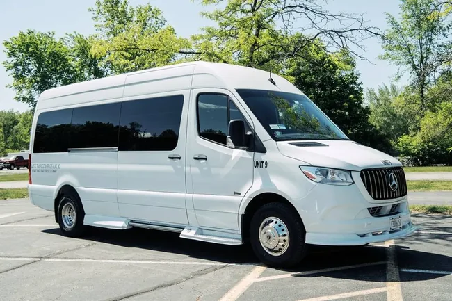 VIP Beach House private passenger bus and daily transportation in Jacó Costa Rica